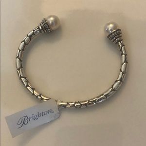 Brighton NWT silver pearl and rhinestone bracelet